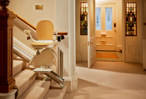 Acorn Stairlift FAQ of the Week—What Will My Stairlift Look Like on My Staircase? 