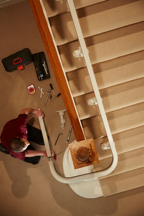 Acorn Treppenlift FAQ (Häufig gestellte Fragen) - Wie breit muss eine Treppe sein, um einen Treppenlift zu installieren?