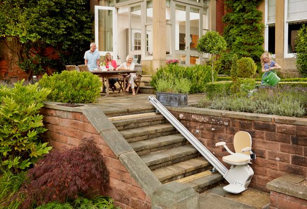 Acorn Stairlift FAQ of the Week—Does Acorn Offer an Outdoor Stairlift Option? 