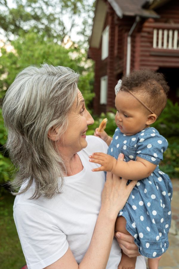 Guida per i nonni al babysitteraggio dei nipoti. 7 consigli fondamentali per la cura dei bambini.