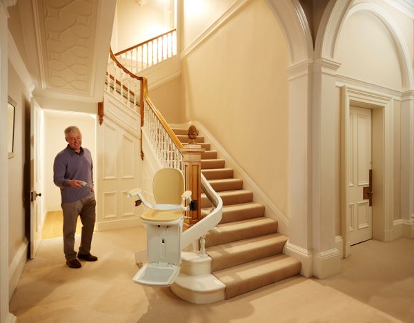 Acorn Stairlift FAQ of the Week—How Do You Control an Acorn Stairlift? 