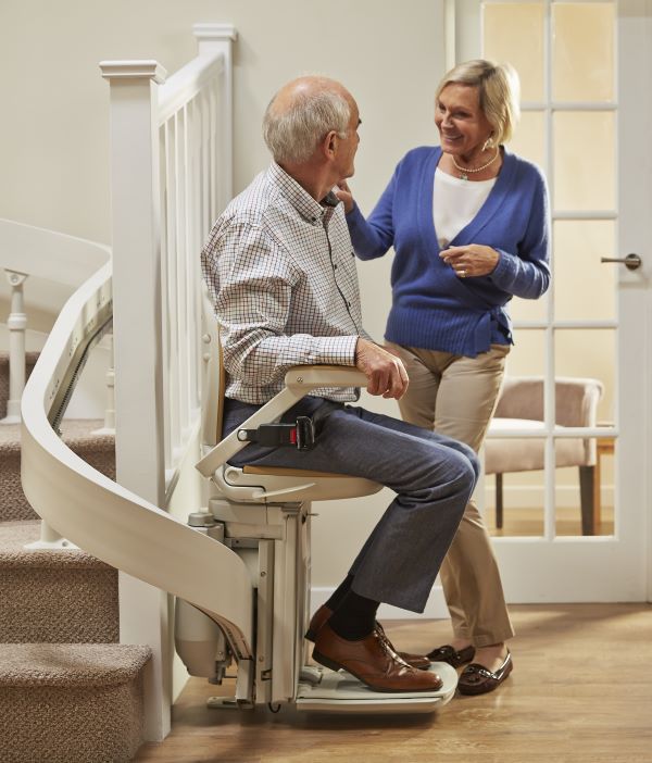 Acorn Stairlift FAQ of the Week—Is it Safe for Two People to Ride at the Same Time? 