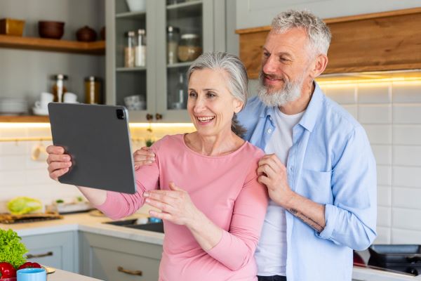 Caring from Afar—How to Help an Aging Parent Even If You Don’t Live Nearby 